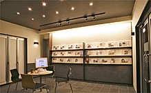 会社外観　＆　店舗　＆　商談室